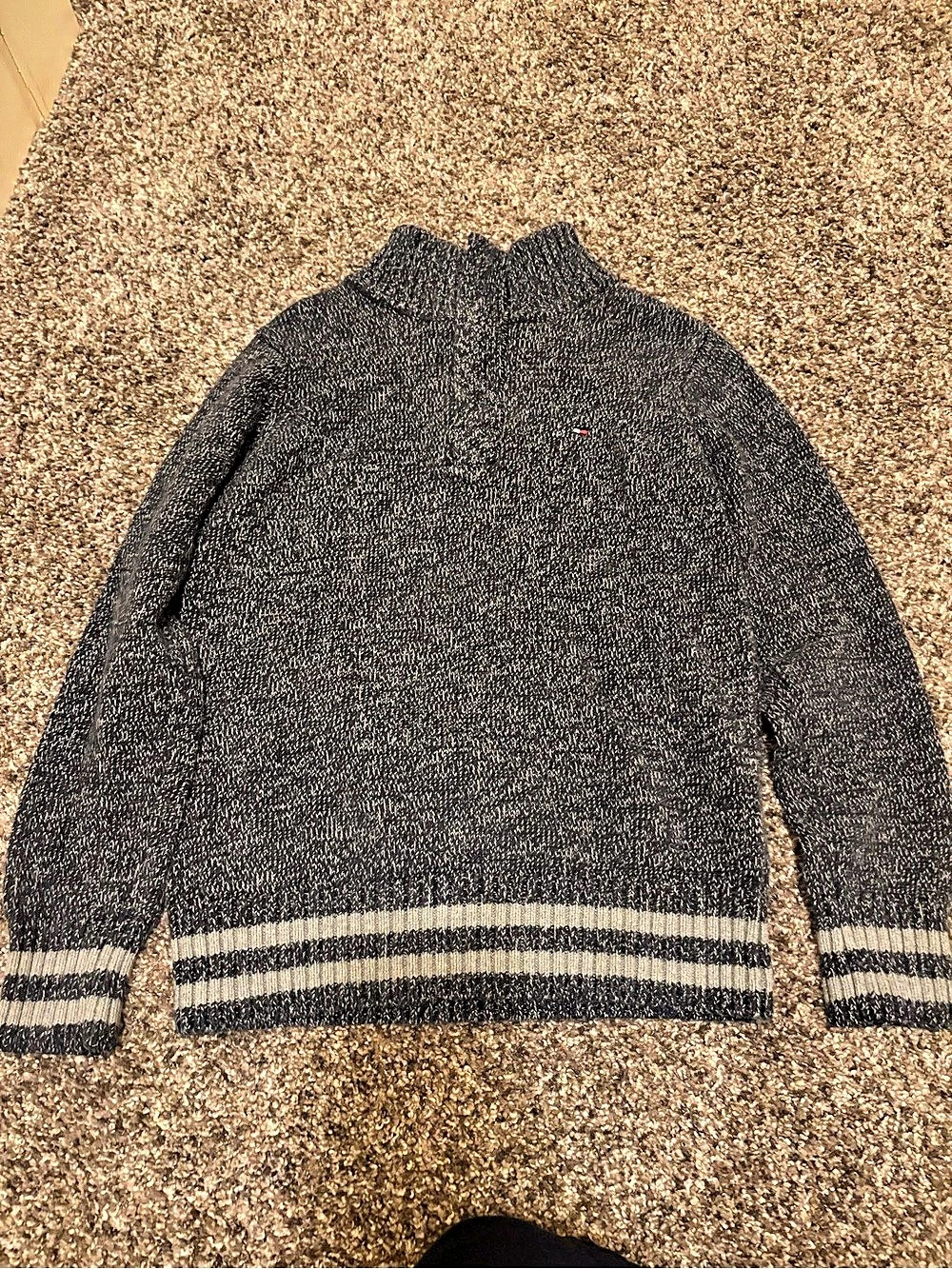 Tommy Hilfiger kids blue Crewneck Size 5